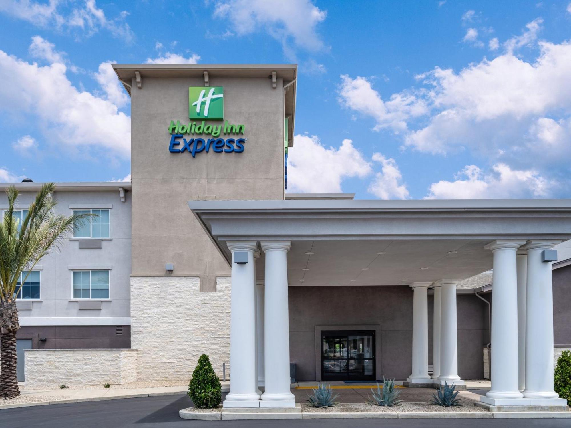 Holiday Inn Express Lodi By Ihg Exterior foto
